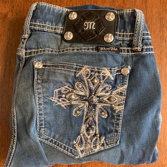 SOLD - Miss Me Skinny Jeans - Size 28 - Picture 1 of 2